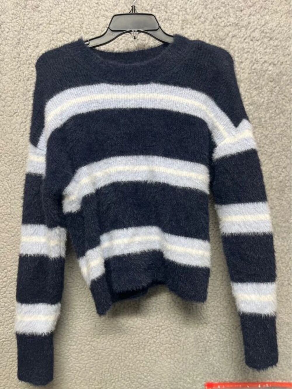 No boundaries crewneck sweater size M navy blue white striped